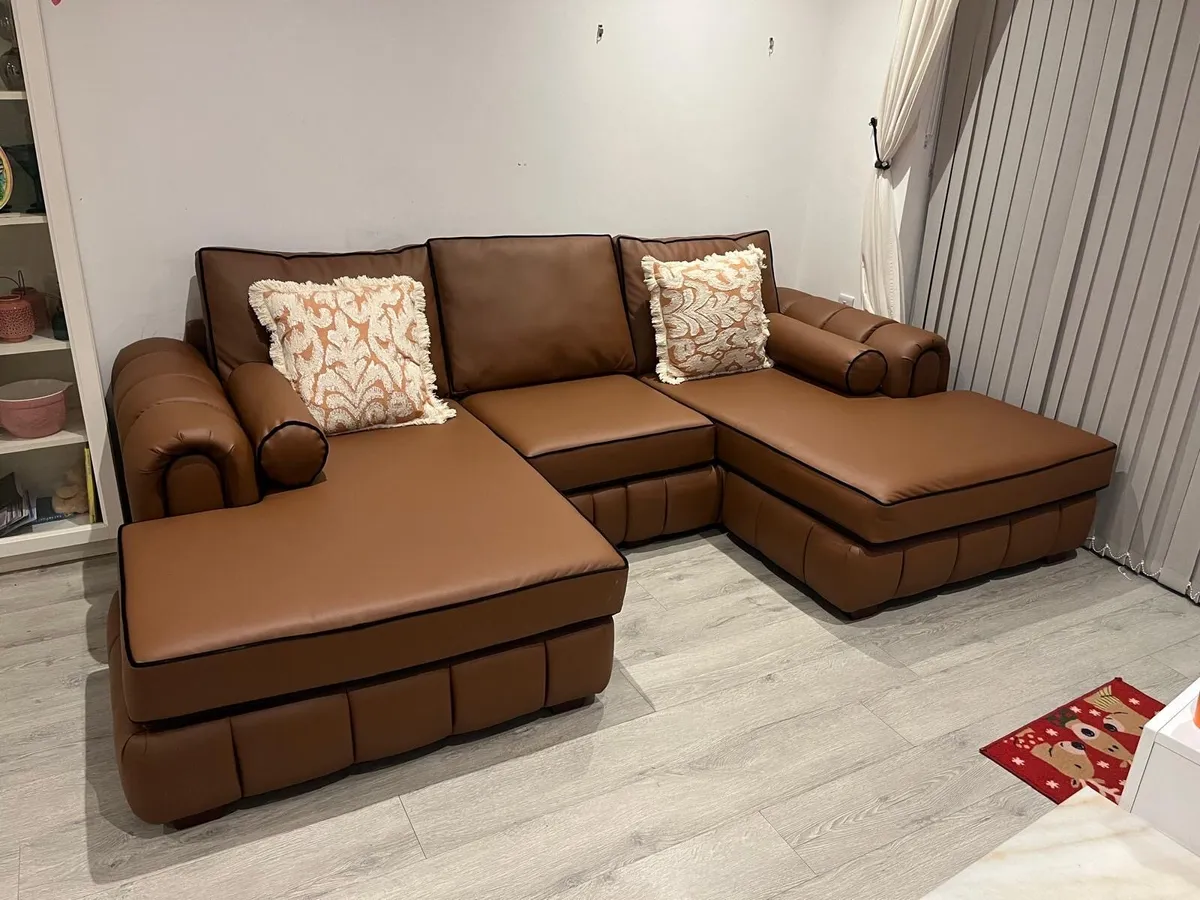 Leather U shaped sofa - Image 1