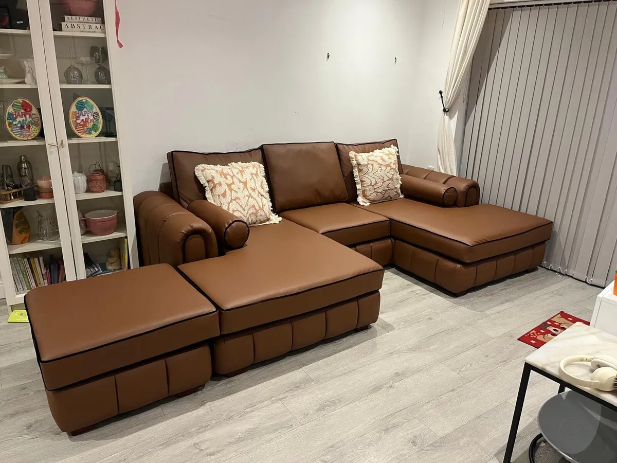 Leather U shaped sofa - Image 3
