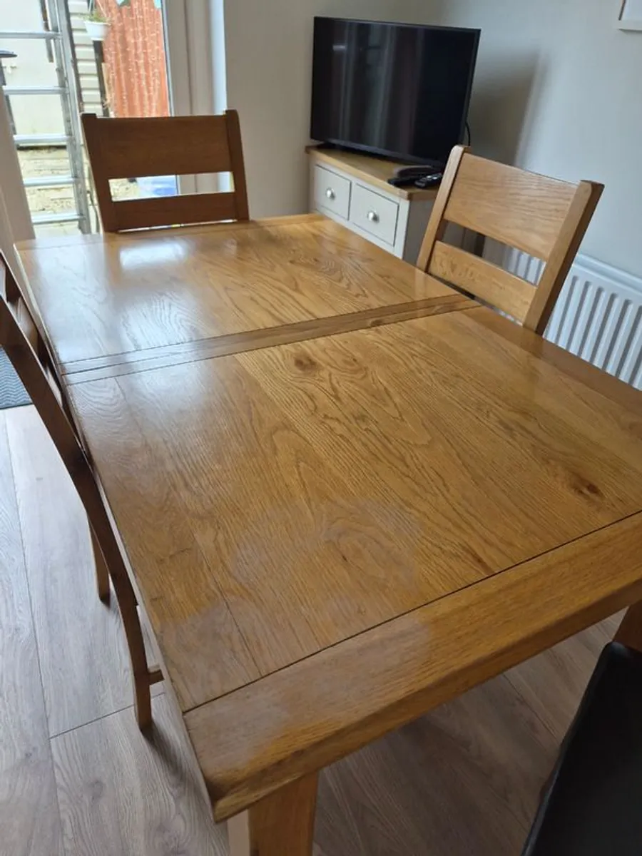 Table and 6 chairs - Image 2