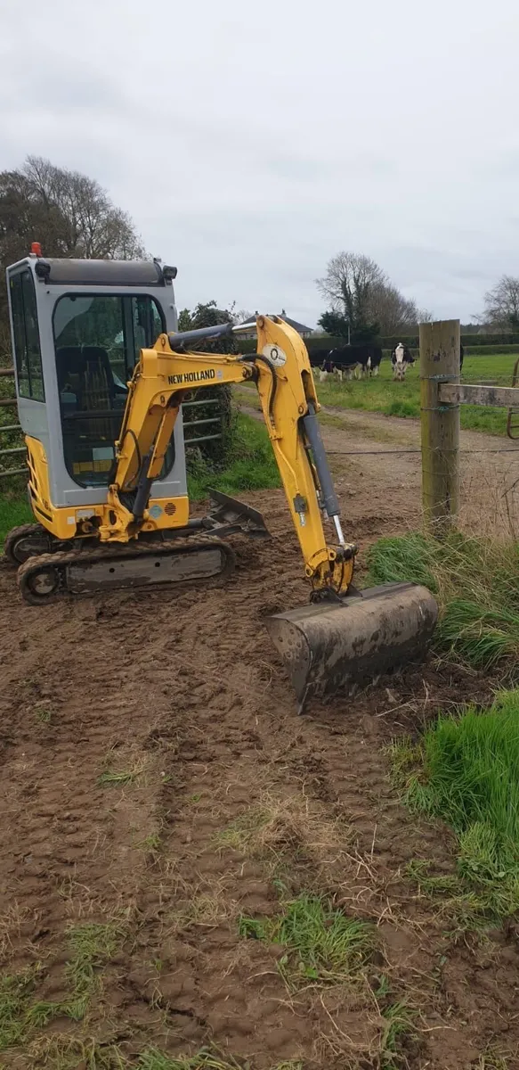 Mini digger low hours 15’000 - Image 2