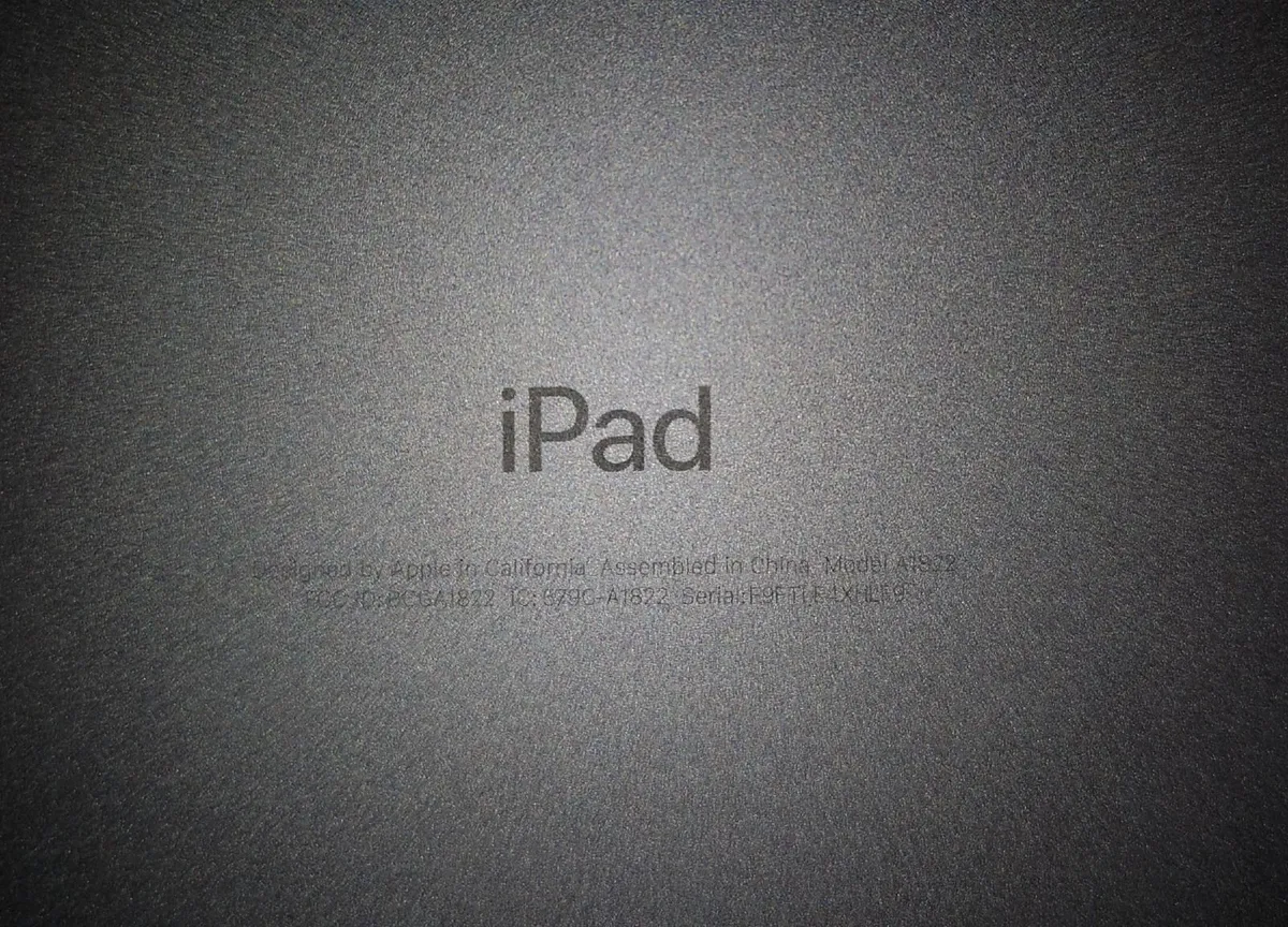 Apple ipad 5th Generation - Image 2