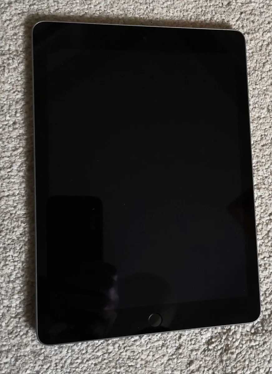 Apple ipad 5th Generation - Image 4