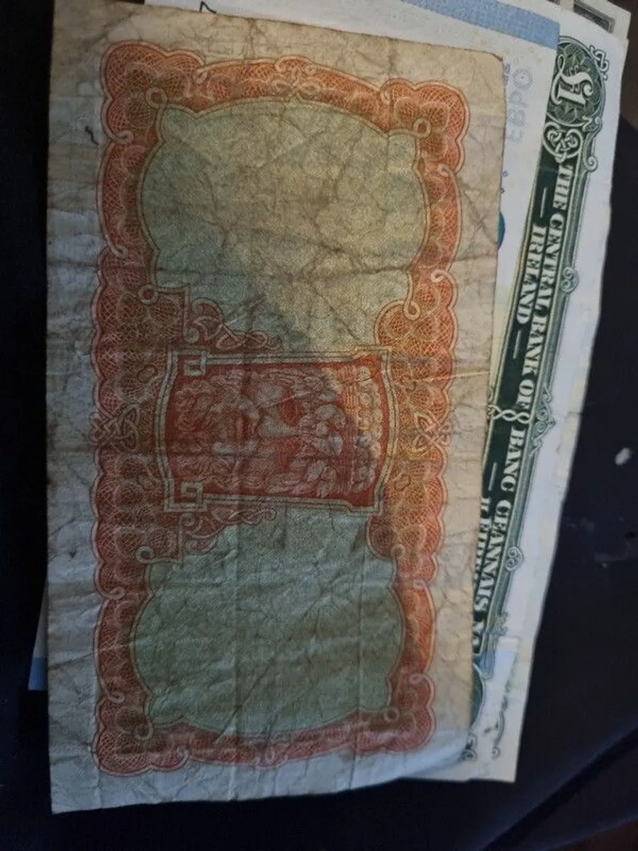 Old Irish banknotes. 25e for all. - Image 3