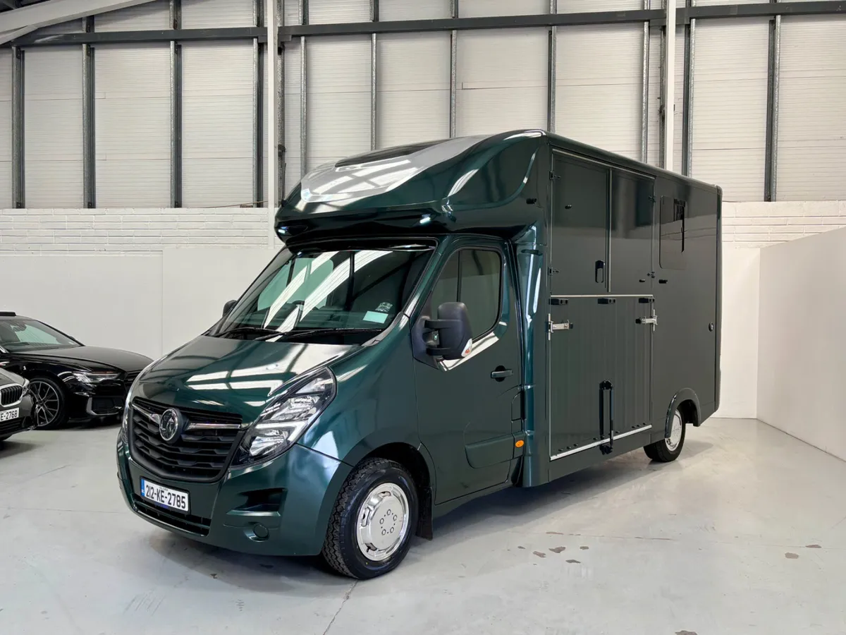 Movano New Build Horsebox - Image 3