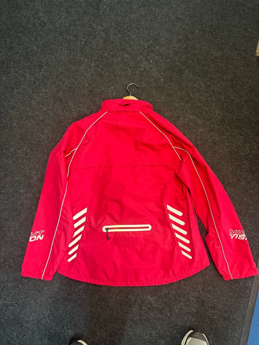 Half price Ladies Altura Waterproof Jacket - Image 2