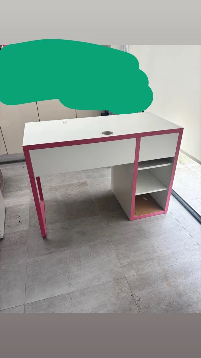Lovely pink and white desk - Image 1