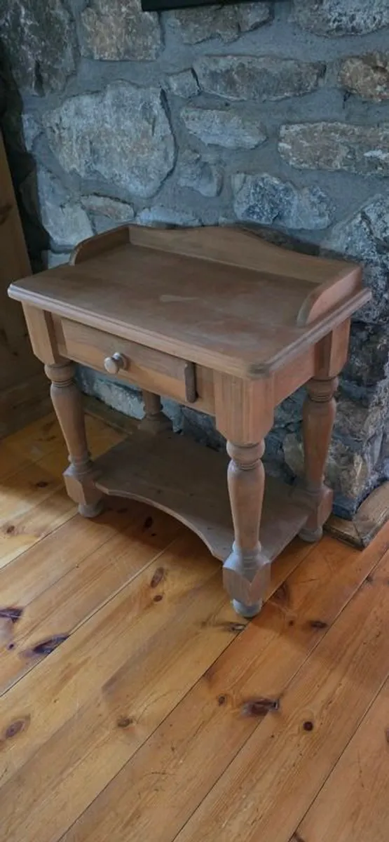 Console table - Image 1