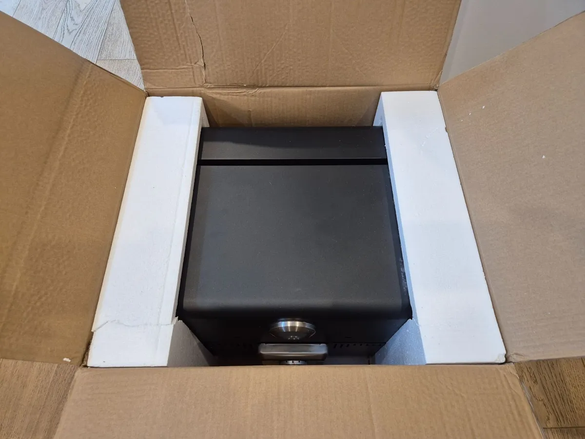 Omica gas BBQ grill, new - Image 1