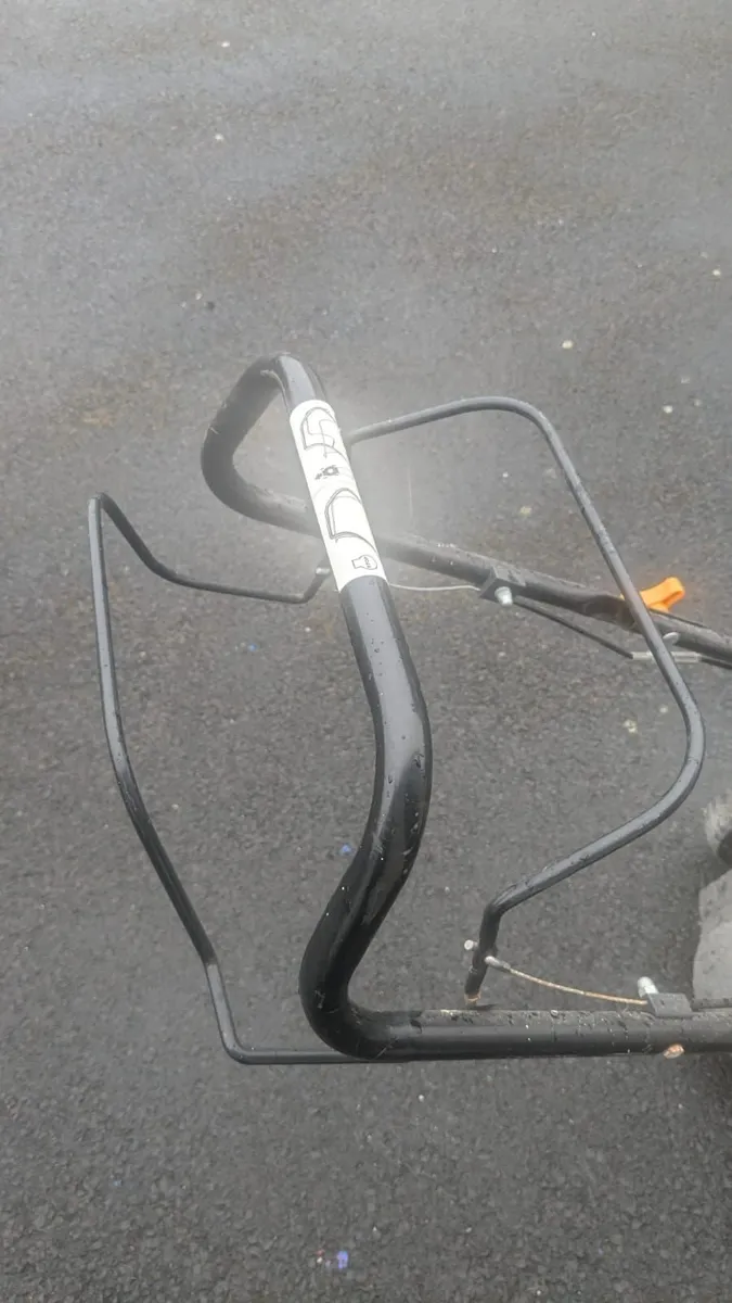 Petrol Lawnmower - Image 3