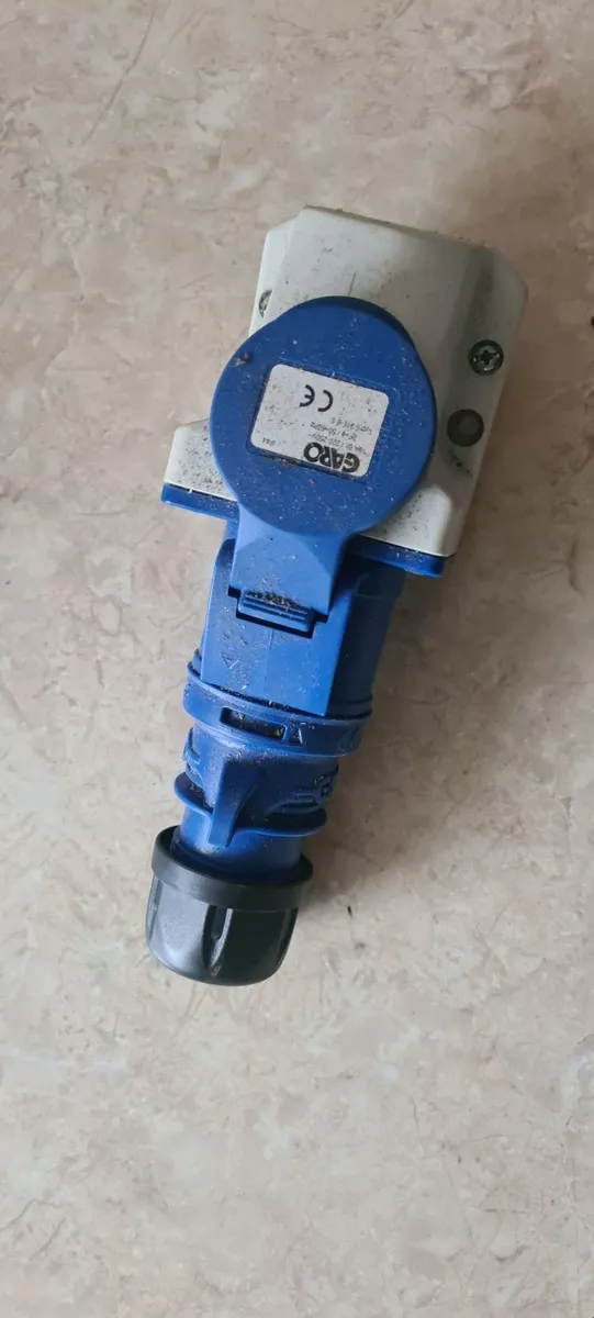 Waterproof plug and socket New never used………10 - Image 1