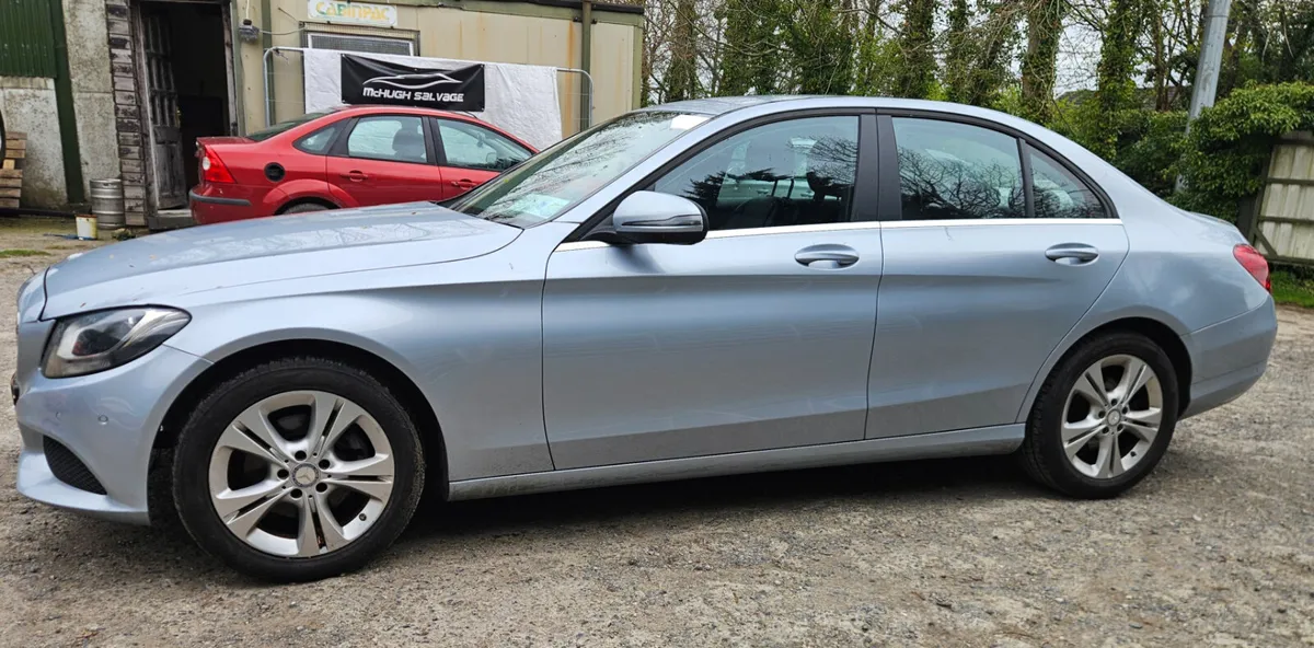 Mercedes Benz C220d 2017 Automatic 194km - Image 3