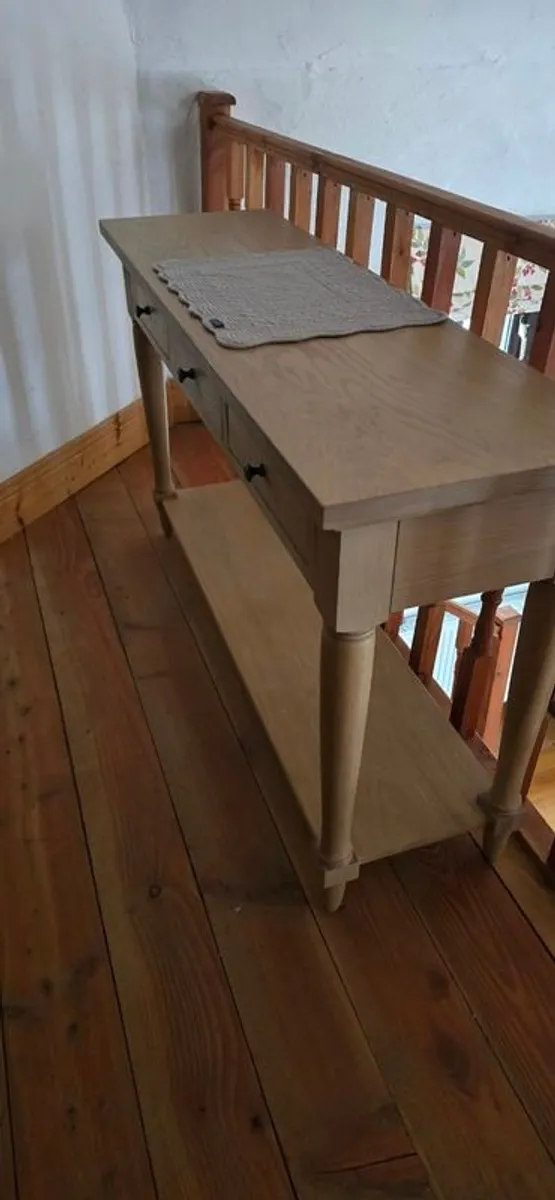 Console table - Image 1