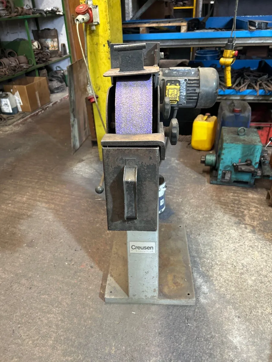 Belt sander - Image 1