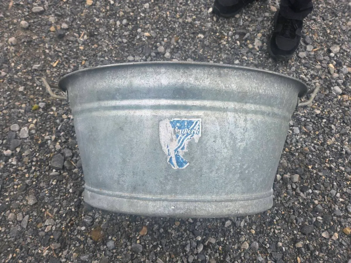 Vintage clothes  bath - Image 4