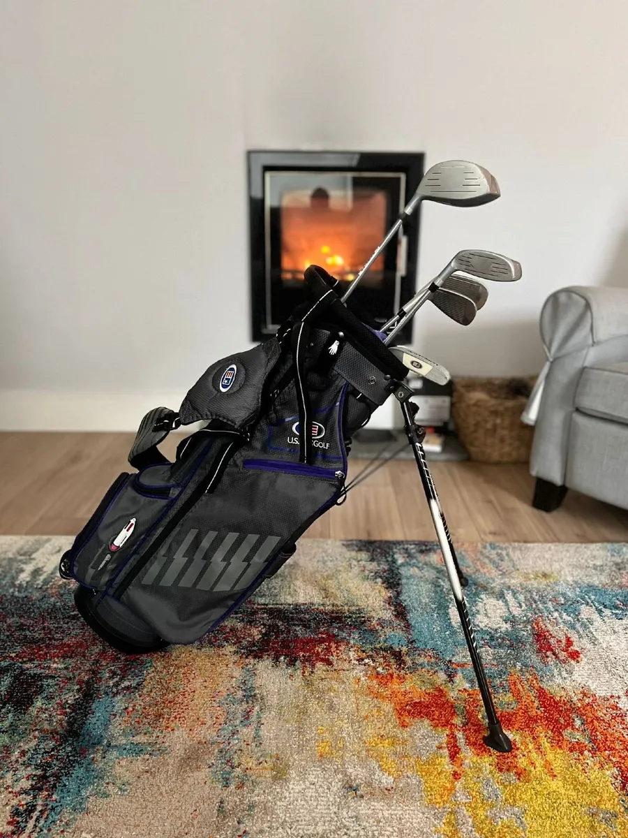 US Kids Junior Age 9+ (54") 5 Club Stand Set Right - Image 1