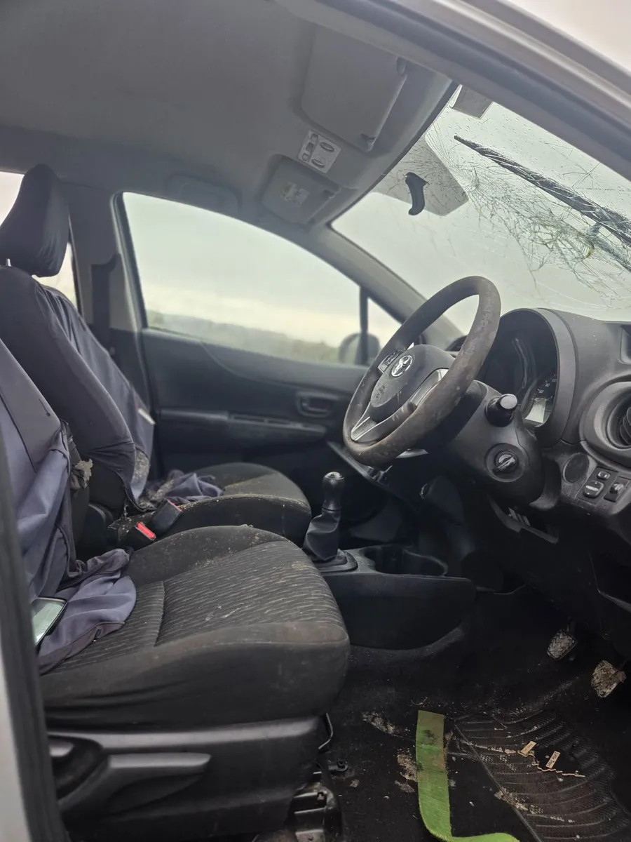 2013 TOYOTA YARIS 1.0 MANUAL BREAKING PARTS - Image 2