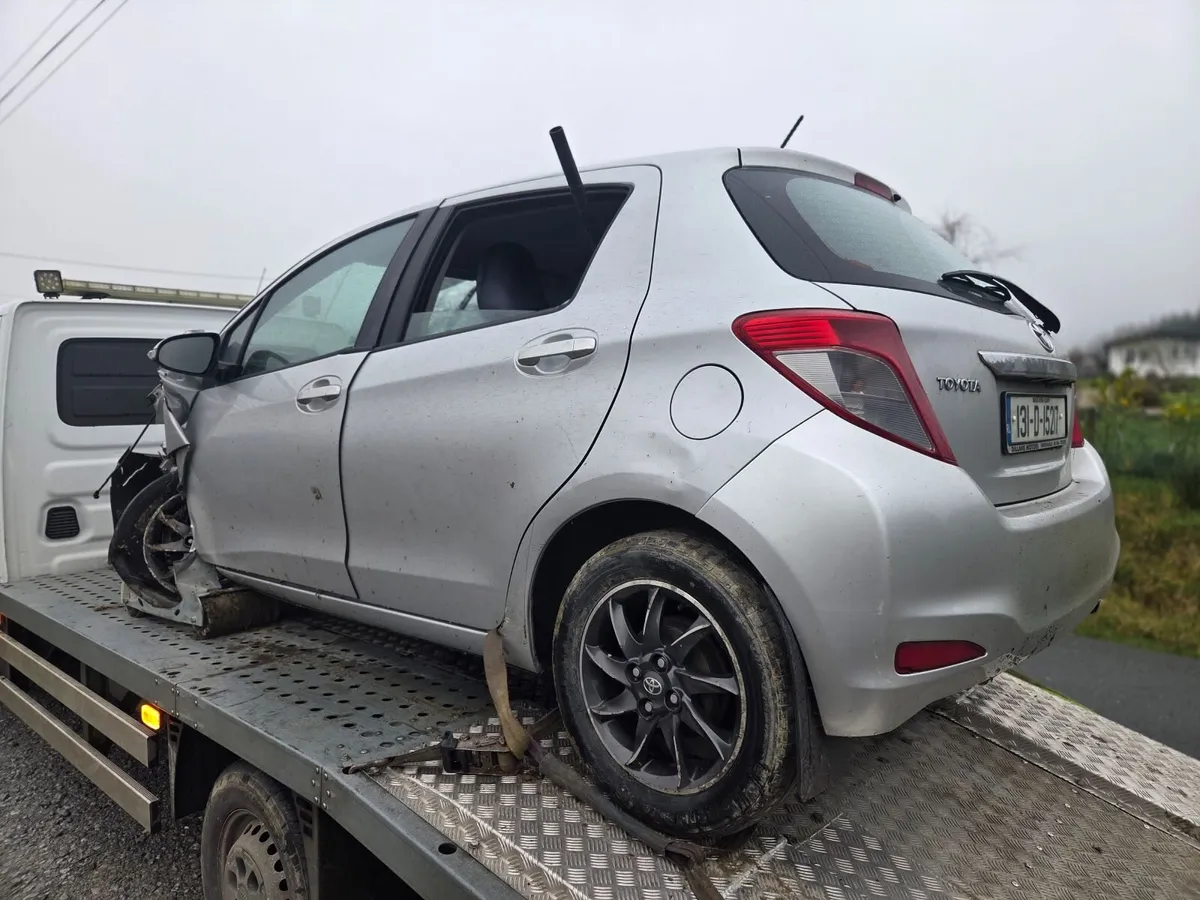 2013 TOYOTA YARIS 1.0 MANUAL BREAKING PARTS - Image 4