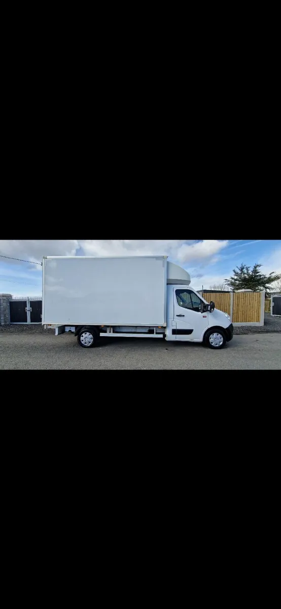 182 Renault Master luton van - Image 2