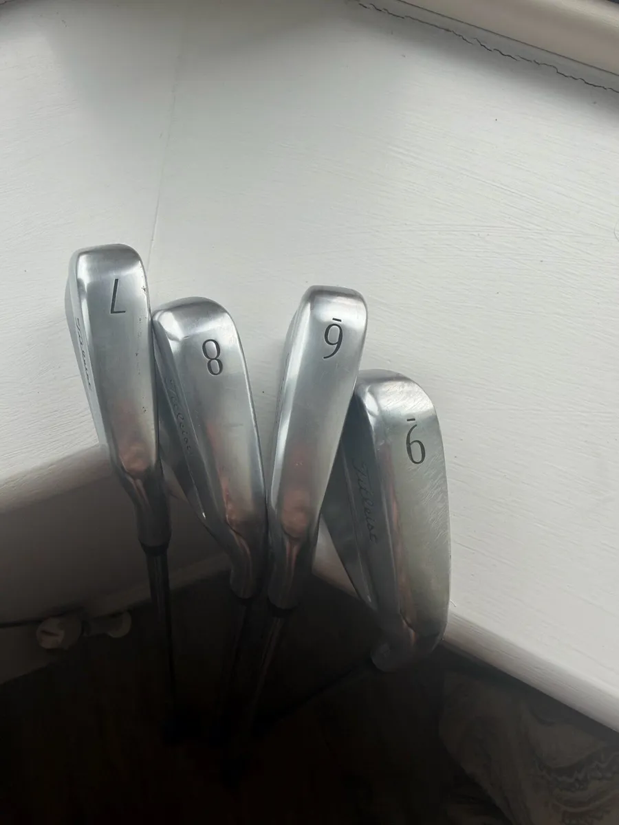 Titleist 6/7/8/9 irons in t250 - Image 1