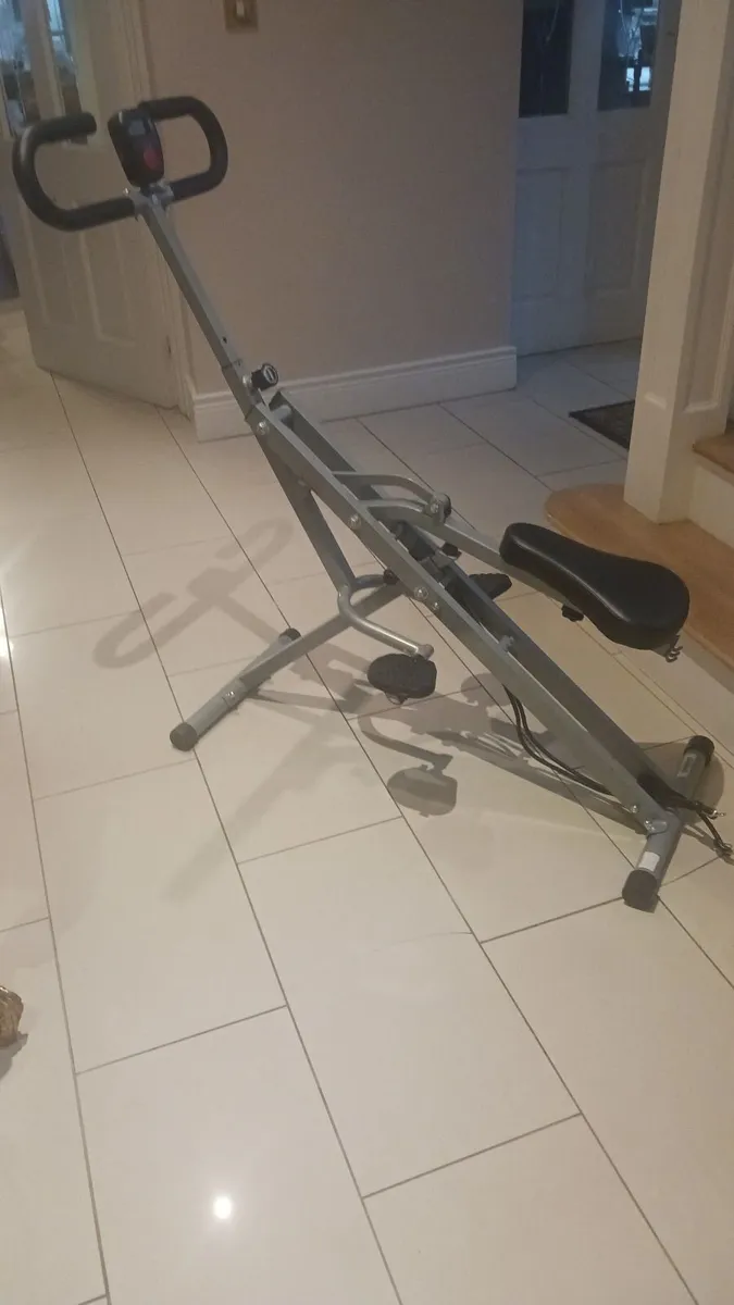 Row and ride excerise machine - Image 2
