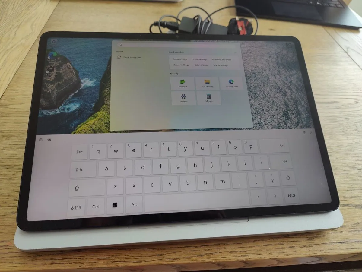 Microsoft Surface Touchscreen Laptop i5/16gb/256gb - Image 2