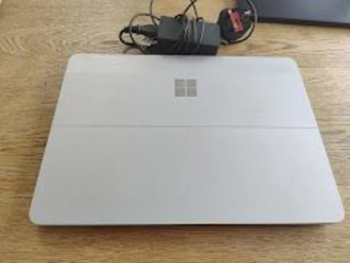 Microsoft Surface Touchscreen Laptop i5/16gb/256gb - Image 4