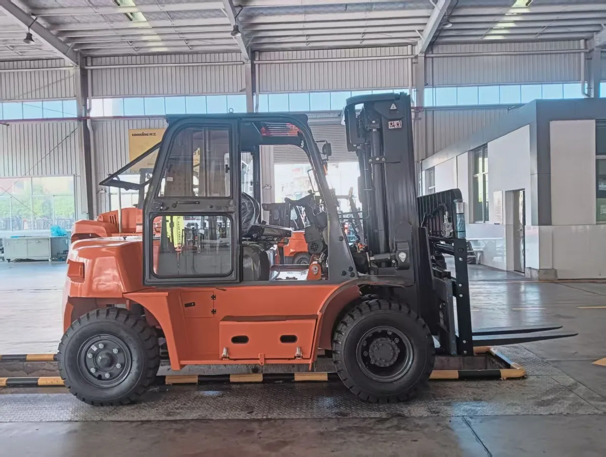 Lonking LG70DT 7-ton diesel forklift - Image 2
