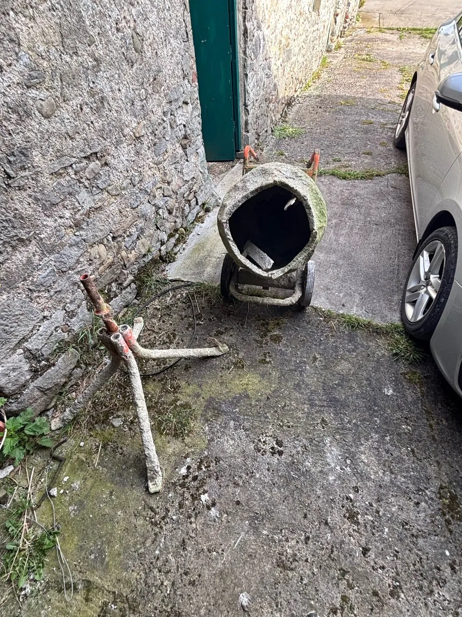 Electric Cement Mixer. - Image 1