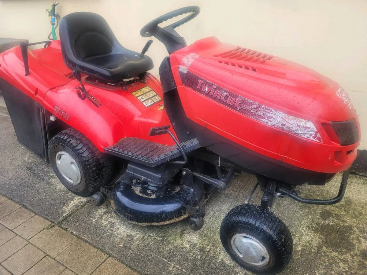 Castlegarden lawnmower - Image 1