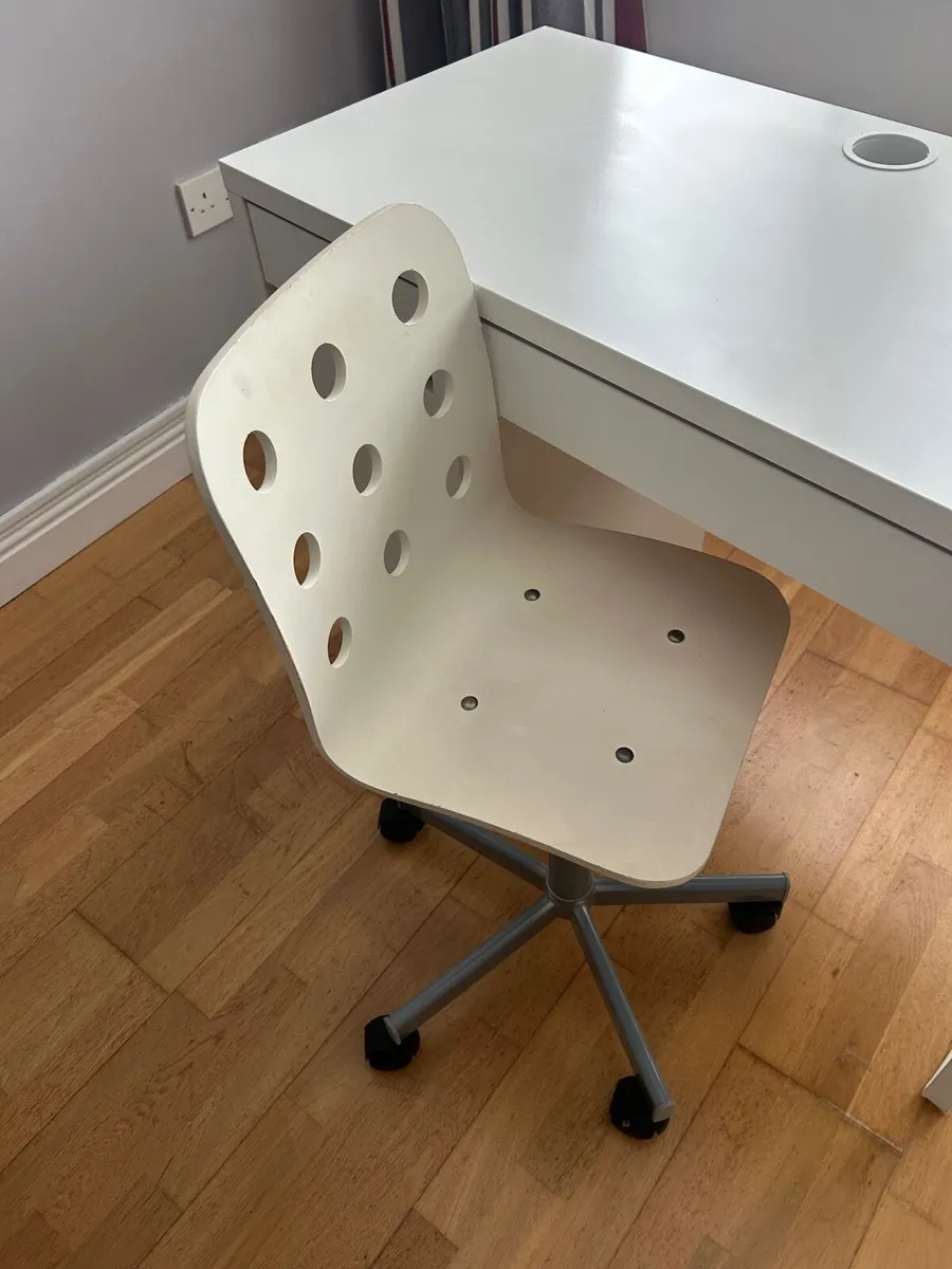 Study desk - Image 4