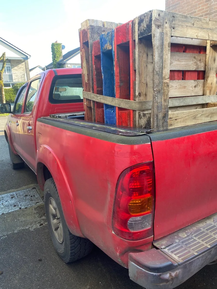 Toyota Hilux 2006 + 1993 Land Cruiser - Image 2