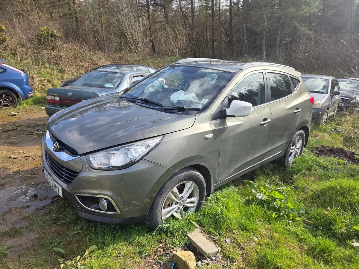 2010 Hyundai ix35 2.0 diesel parts only - Image 1