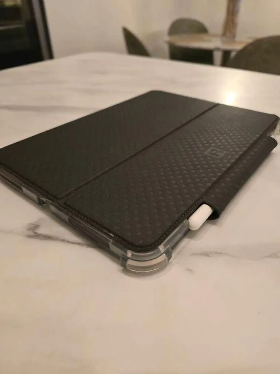 Apple iPad Pro 11 inch 3rd Gen (WIFI + Cellular) & Bundle - Image 1