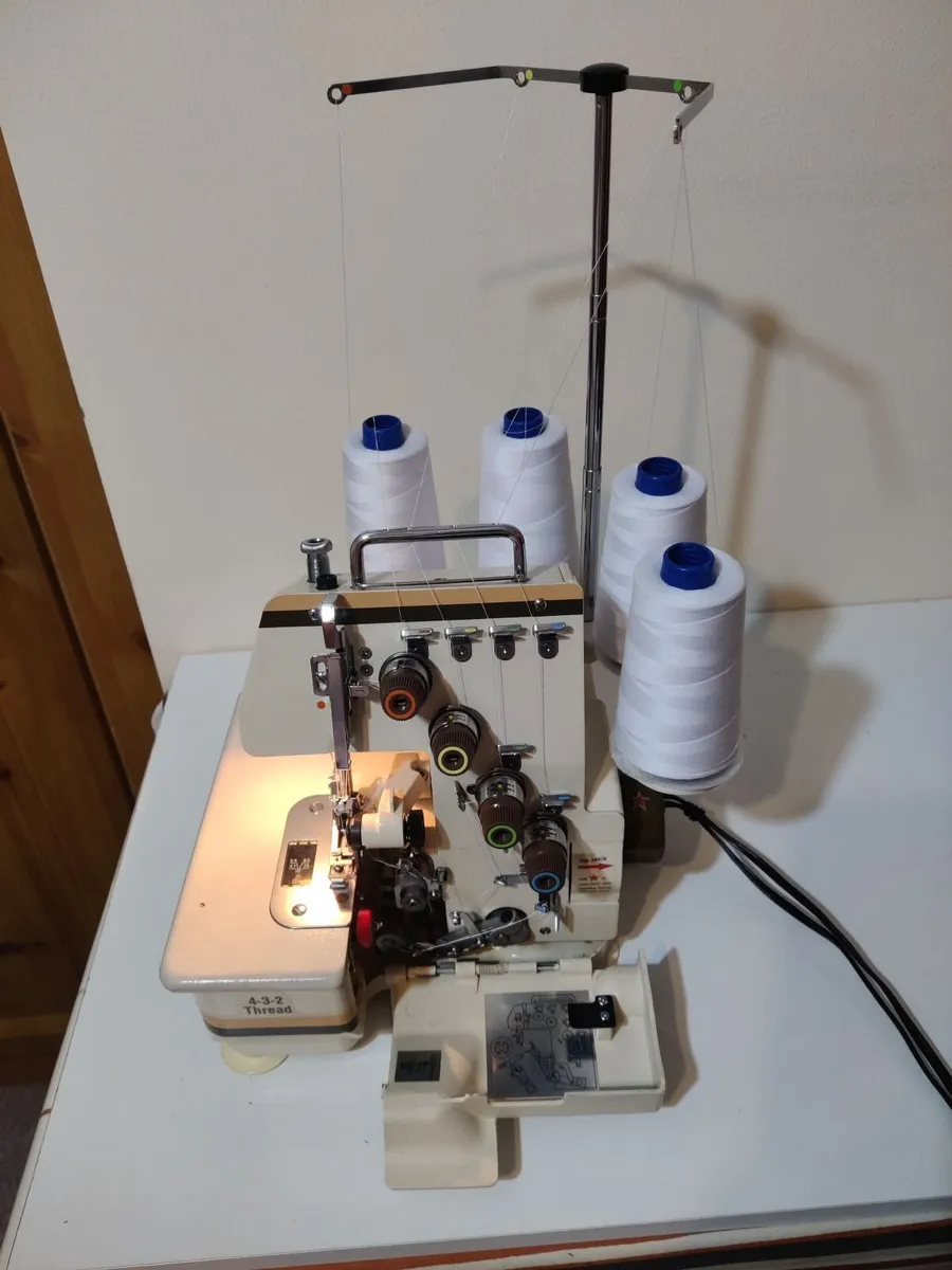 Overlocker machine - Image 3
