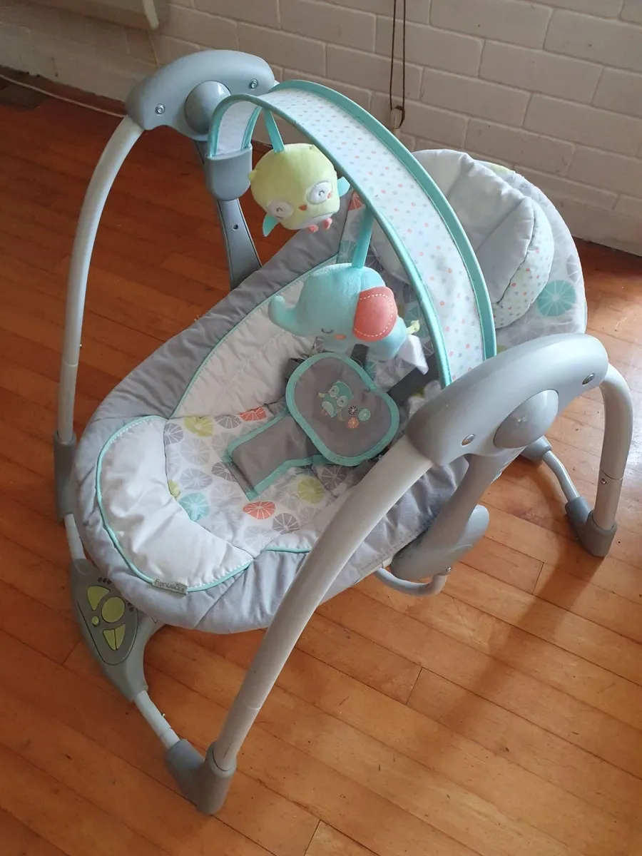 Ingenuity Hugs & Hoots Folding Baby Swing - Image 3