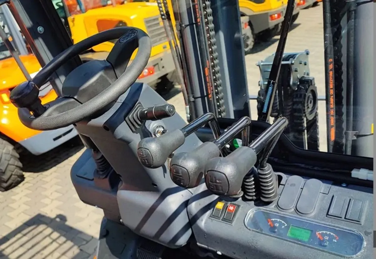 3.5 Ton Diesel Forklift – Lonking LG35DT - Image 2