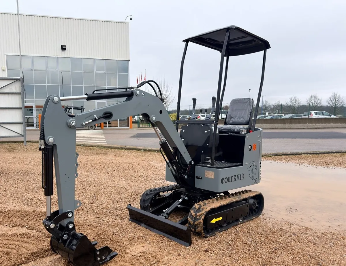COLT 1.3 TON MINI DIGGERS 🐺 - Image 1