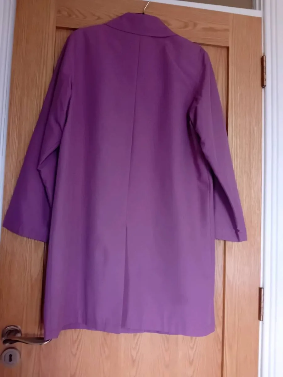 Ladies Short Coat -Size 14 - Image 4