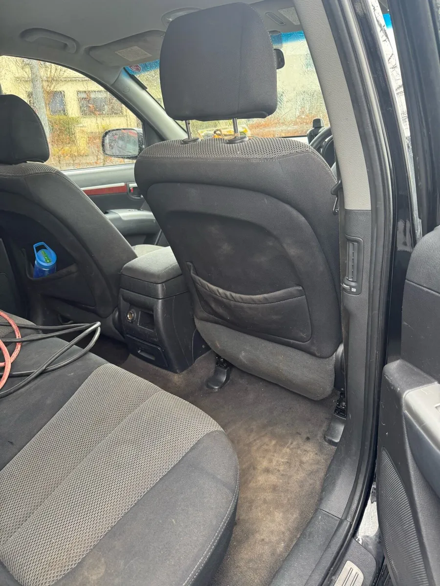 Santafe 4 by 4 crew cab jeep - Image 3