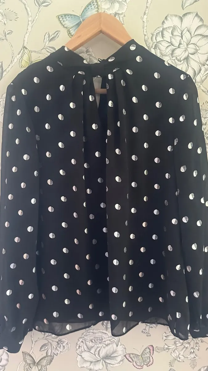 Womens top - Image 1