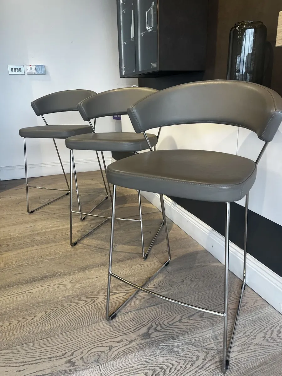 3x Calligaris New York Stools Leather Taupe - Image 1