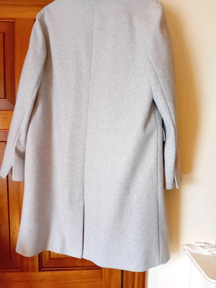 Ladies Coat -Size 18 - Image 4