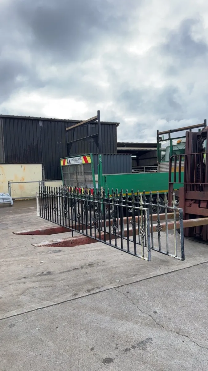 Gates railings - Image 4