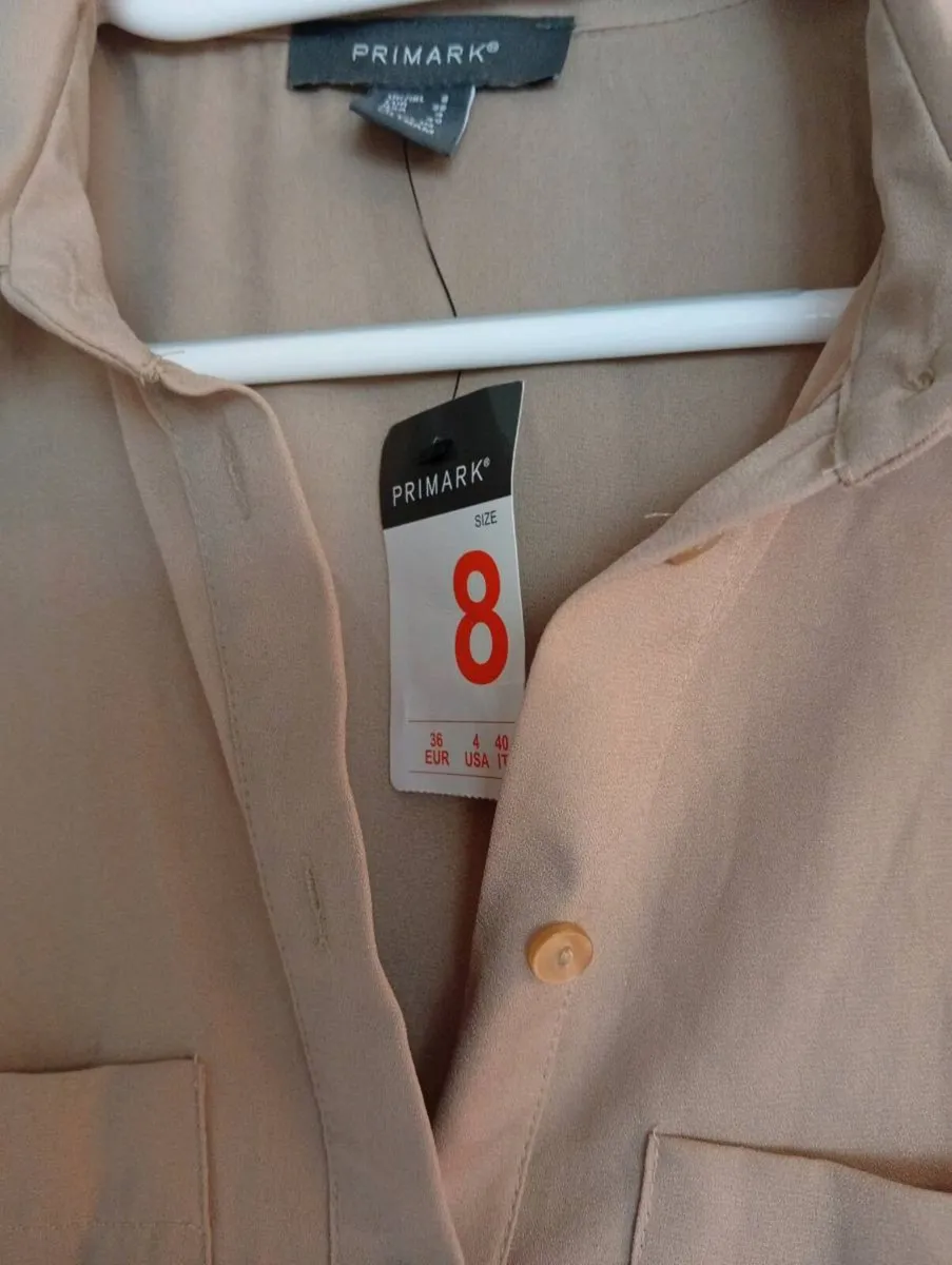 Ladies new top size 8 - Image 3