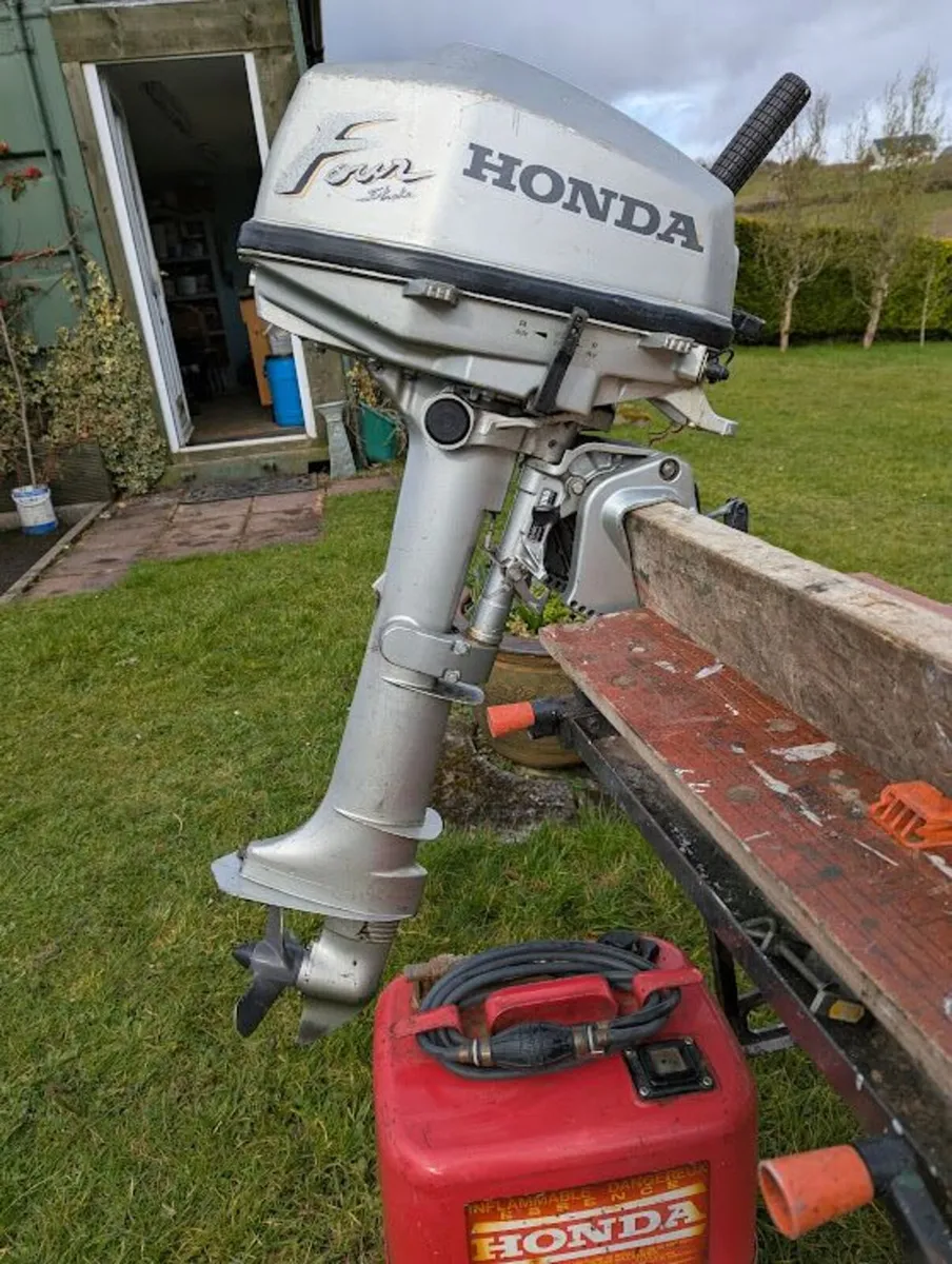 Honda 5HP Outboard Motor - Image 1
