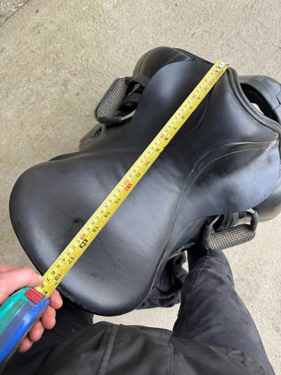 Dressage saddle - Image 2
