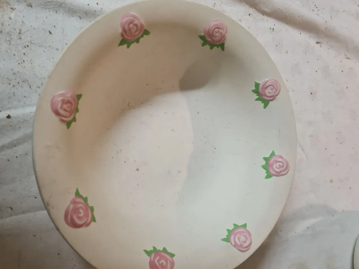 Decorative wash bowl and matching jug………..20 - Image 2