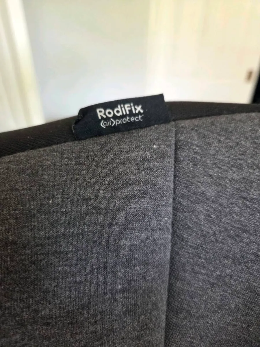 Maxi Cosi Rodifix car seat - Image 2