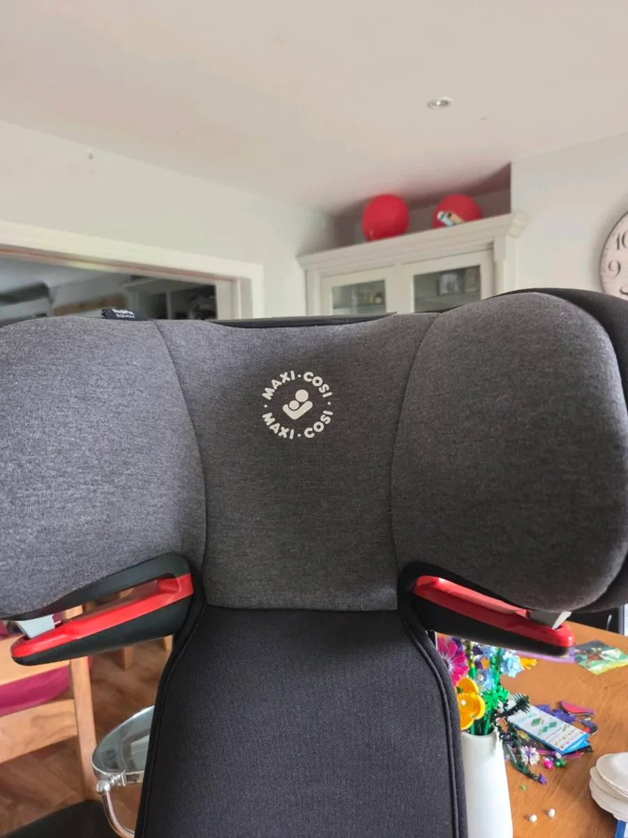 Maxi Cosi Rodifix car seat - Image 4