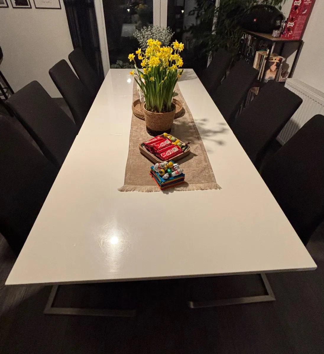 Table and chair - Image 2